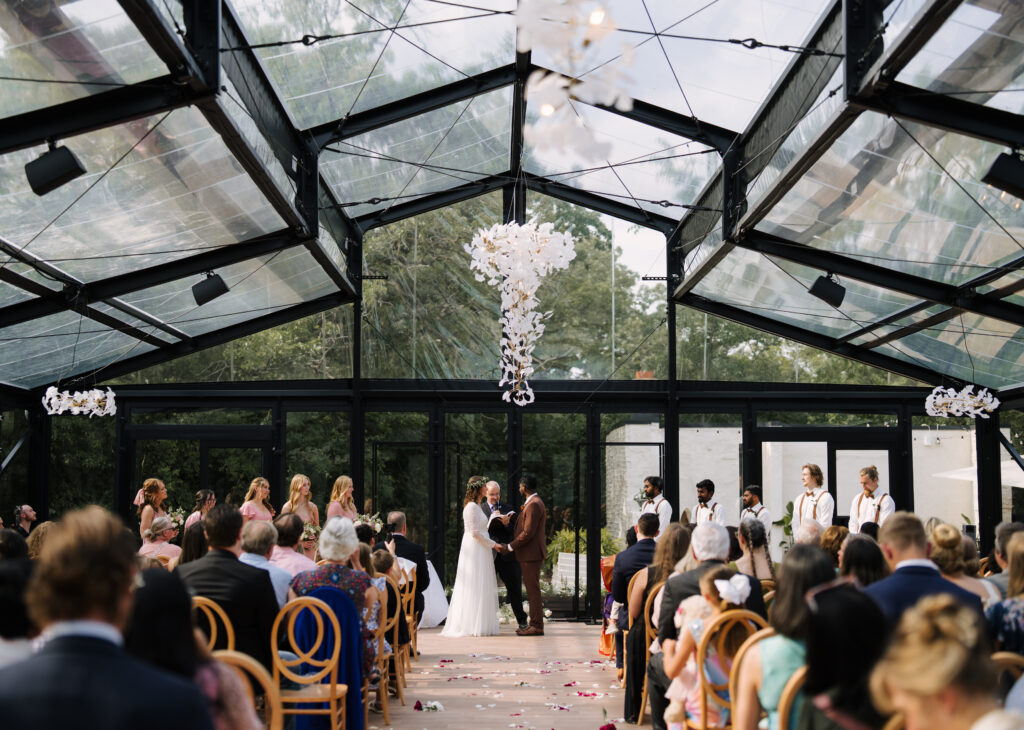 Minneapolis Wedding Venues - The woodland Glasshaus